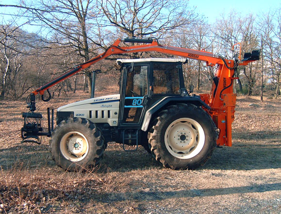 P.A.S. 800 in resting position with the boom in front