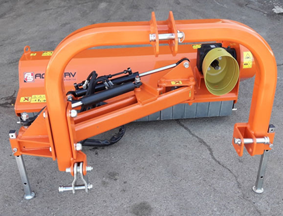 Lateral flail mower TRL